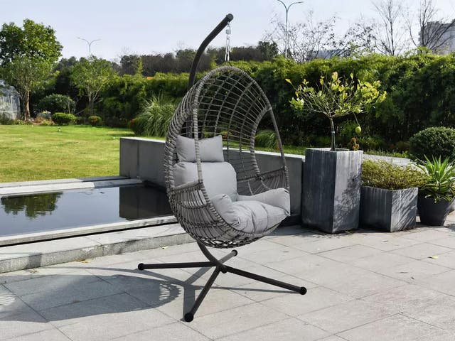 Hanging egg top chair b&m